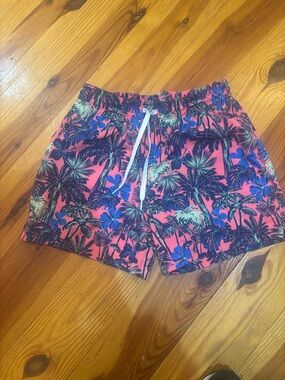 chubbies Coral Swim Shorts with Navy and Blue Tropical Print